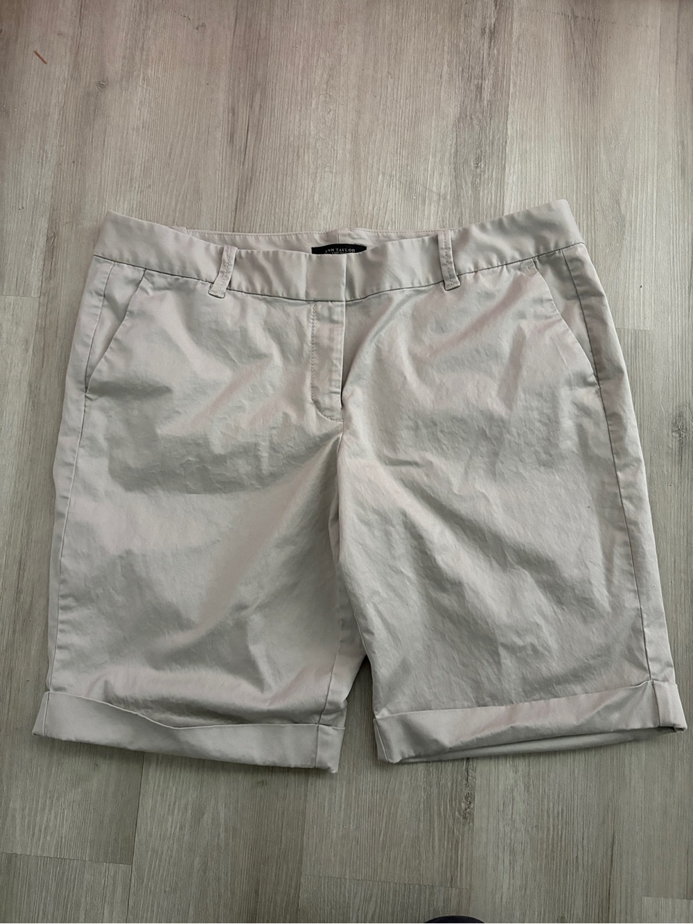 Ann Taylor Women's Turn-Cuff Shorts in Light Beige